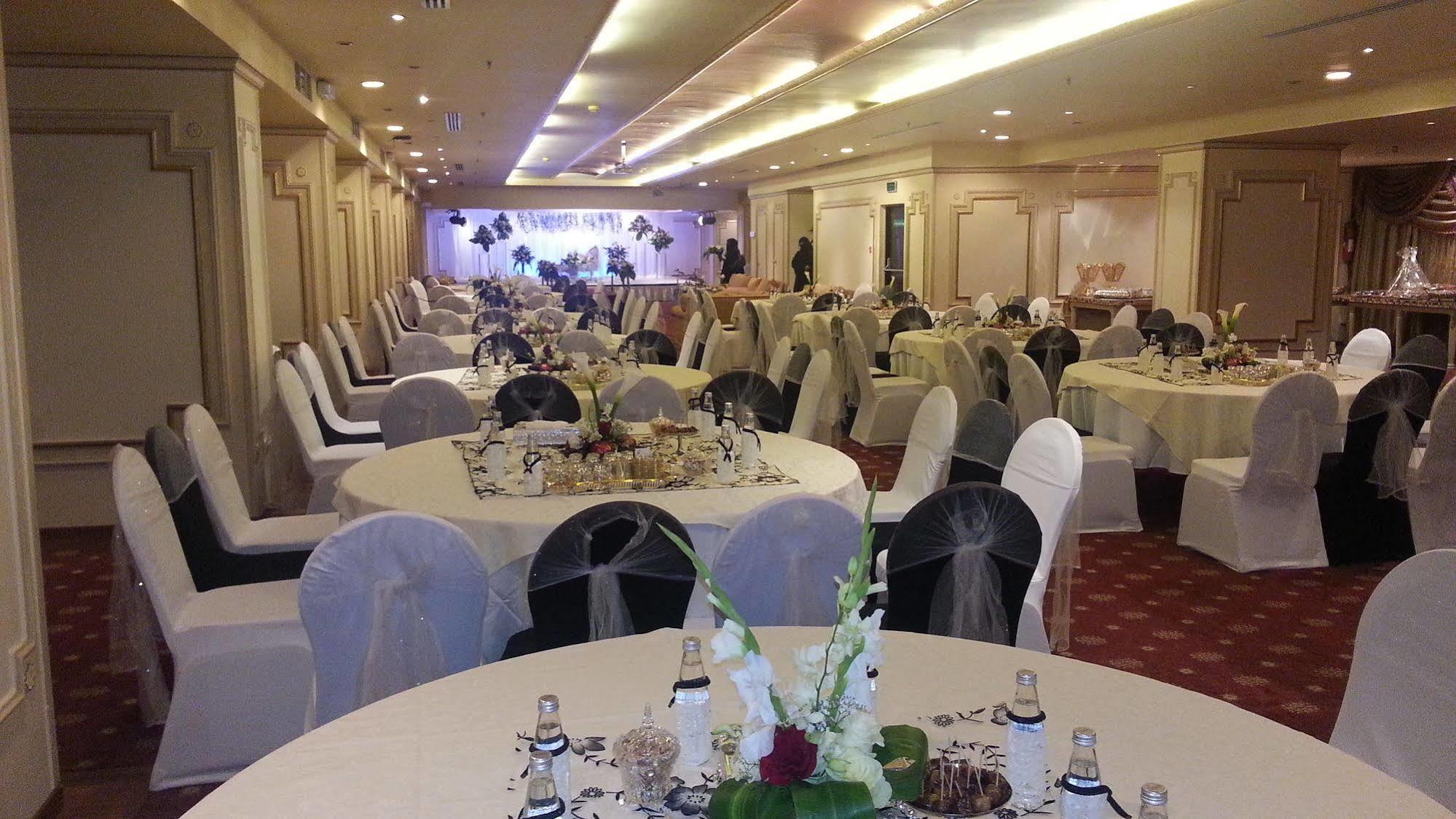 Hotel Al Shohada By Palm Rich Makkah Mekka Exteriér fotografie The ballroom of the hotel