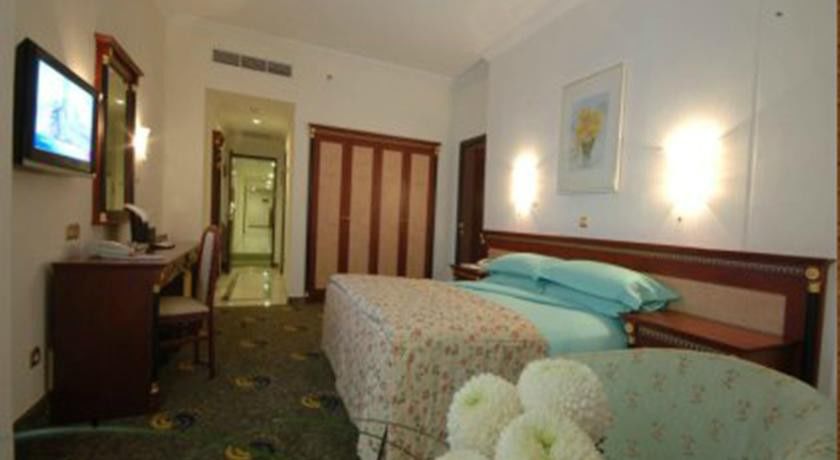 Hotel Al Shohada By Palm Rich Makkah Mekka Exteriér fotografie A room at the hotel