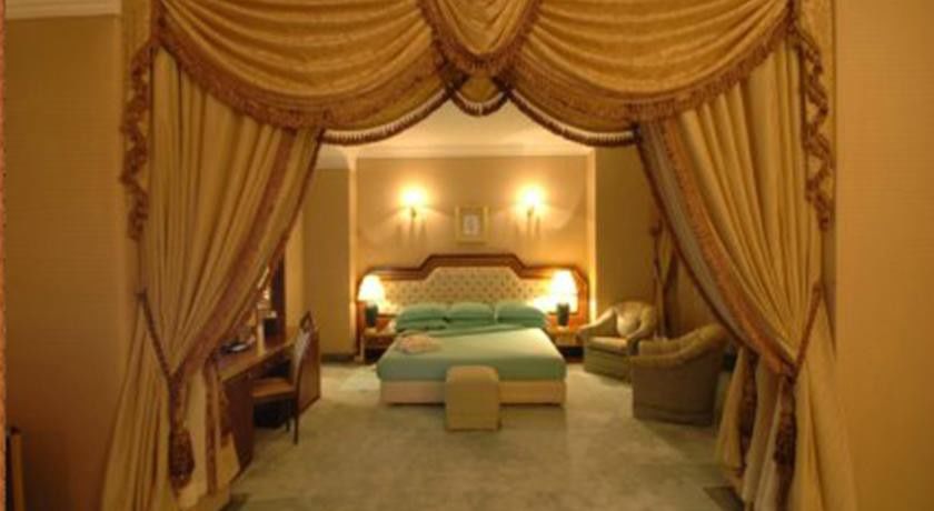Hotel Al Shohada By Palm Rich Makkah Mekka Exteriér fotografie A bedroom at the hotel
